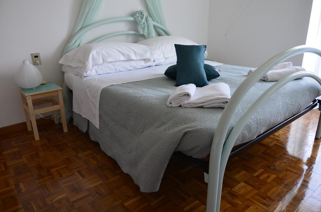 Residence Mezzosole Riva del Garda Szoba fotó