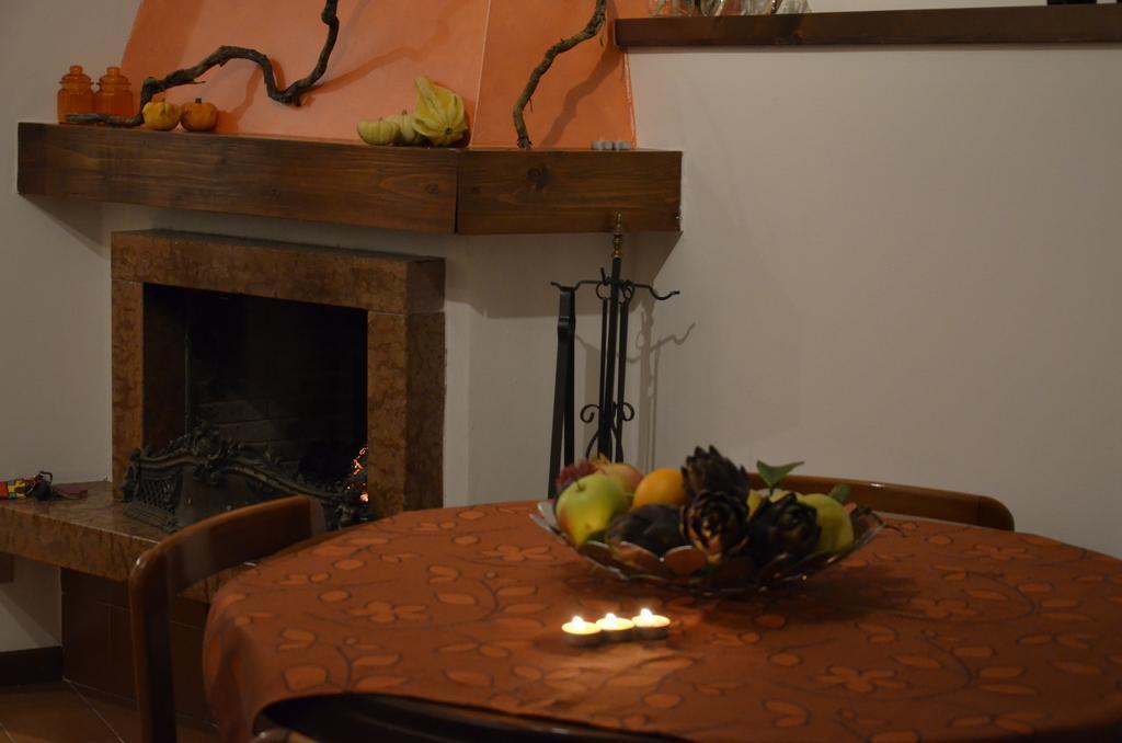 Residence Mezzosole Riva del Garda Szoba fotó