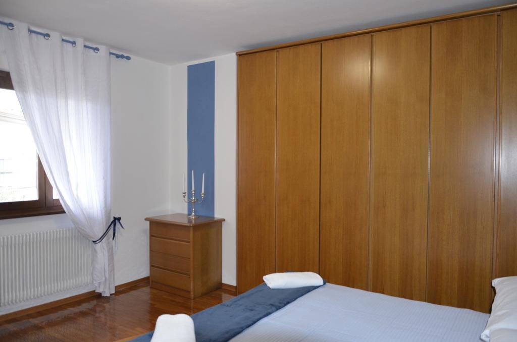 Residence Mezzosole Riva del Garda Szoba fotó